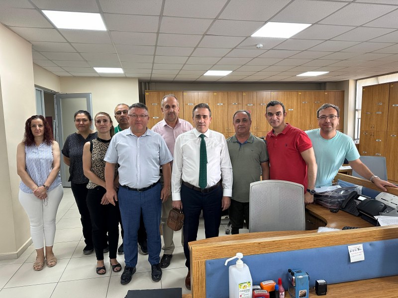 KAYMAKAMIMIZ İLYAS MEMİŞ İLÇEMİZDEKİ KAMU KURUMLARINA VEDA ZİYARETİNDE BULUNDU