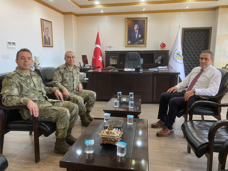 MOTORLU PİYADE TUGAYI KOMUTANINDAN KAYMAKAM İLYAS MEMİŞ’E VEDA ZİYARETİ