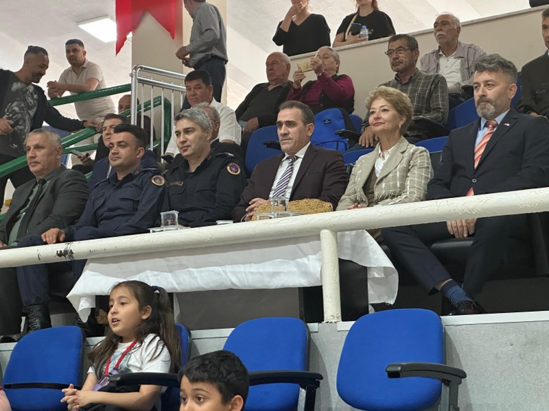 KAYMAKAM İLYAS MEMİŞ GELENEKSEL ÇOCUK OYUNLARI ŞENLİĞİ ÖDÜL TÖRENİNE KATILDI
