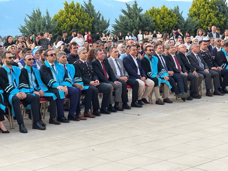 KAYMAKAM İLYAS MEMİŞ UYGULAMALI BİLİMLER FAKÜLTESİ VE MESLEK YÜKSEK OKULU’NUN MEZUNİYET TÖRENİNE KATILDI